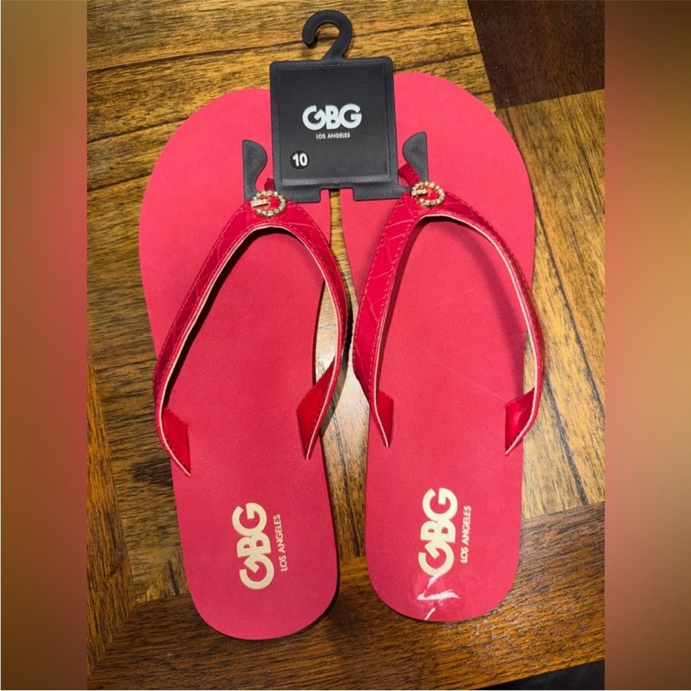 NWT GBG Los Angeles Vibrant Red Sandals size 10